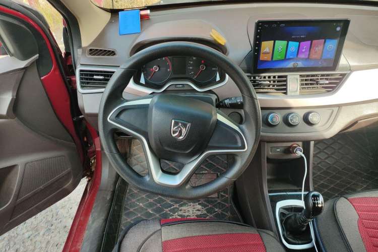 Used Baojun 310W 2017 1.5L Manual Comfort Version China V Steering Wheel