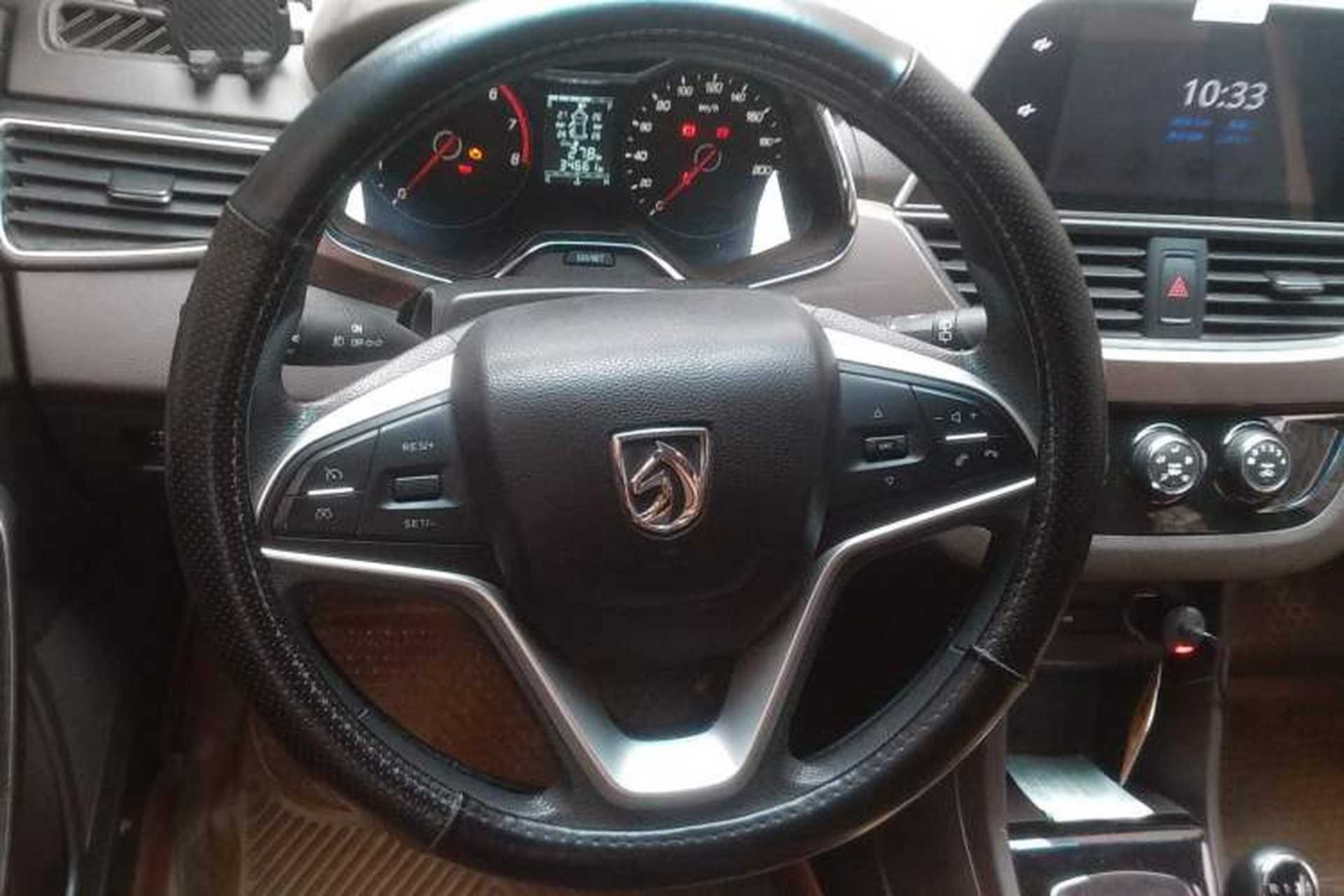 Used Baojun 310W 2017 1.5L Manual Fashion Edition China VI Steering Wheel