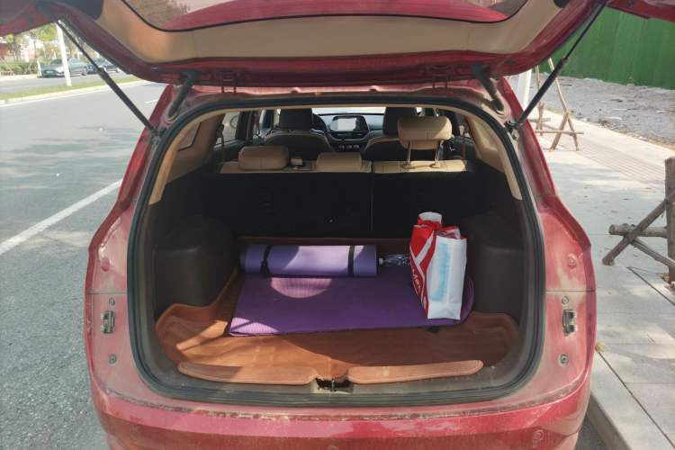 Used Baojun 310W 2017 1.5L Manual Fashion Model China V Trunk