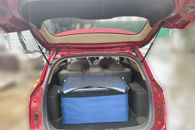 Used Baojun 310W 2017 1.5L Manual Comfort Version China VI Emission Standard Trunk