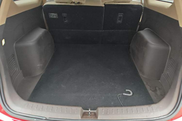 Used Baojun 310W 2017 1.5L Manual Comfort Version China V Trunk