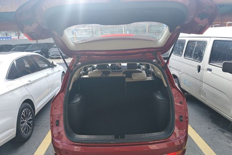 Used Baojun 310W 2017 1.5L Manual Fashion Model China V Trunk