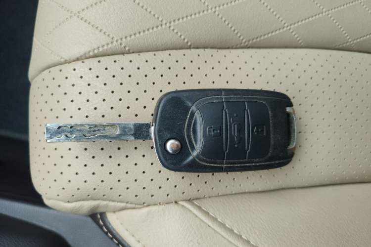 Used Baojun 310W 2017 1.5L Manual Fashion Model China V Vehicle Key