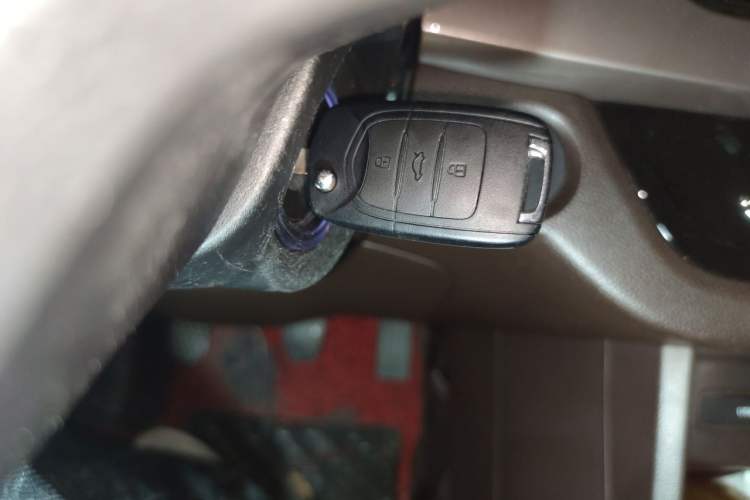 Used Baojun 310W 2017 1.5L Manual Fashion Model China V Vehicle Key