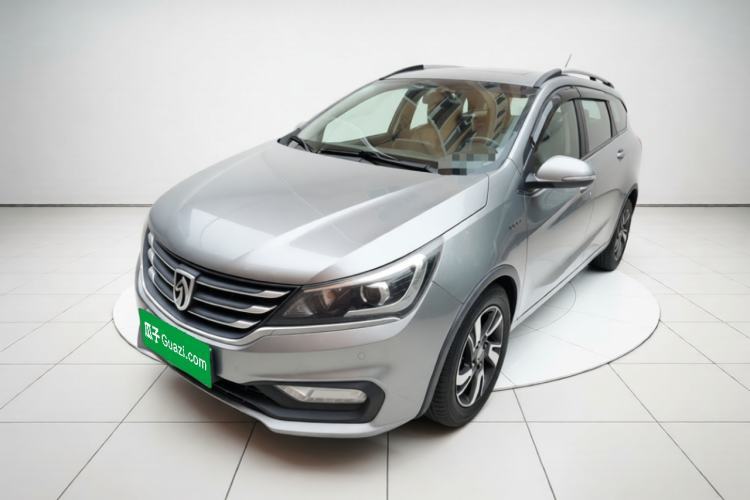 Baojun 310W 2017 1.5L Manual Luxury Version China VI usata Guazi used car, China used car export, Used car for sale, Used  cars, Cheapest cars for sale
