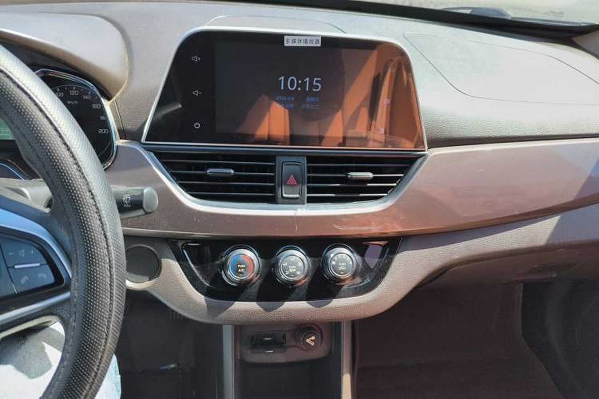 Used Baojun 310W 2017 1.5L Manual Fashion Edition China VI Audio And AC Panel
