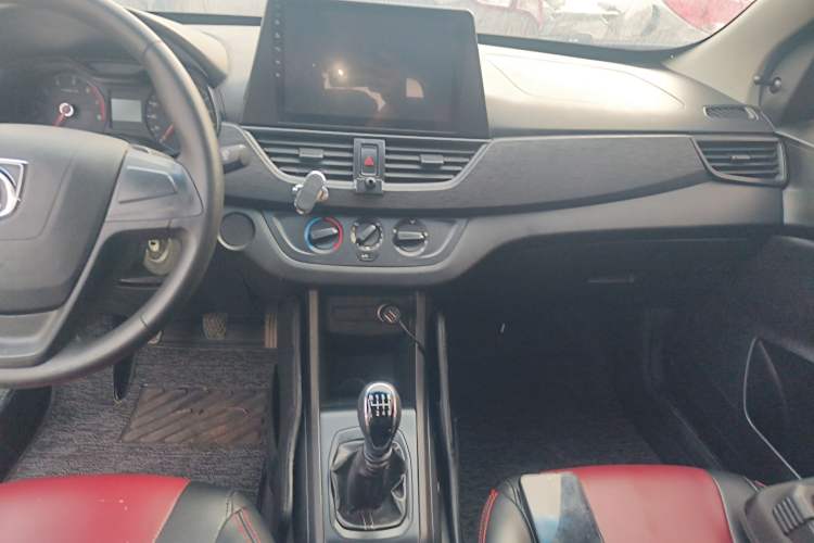 Used Baojun 310W 2017 1.2L Manual Value Edition China V Audio And AC Panel