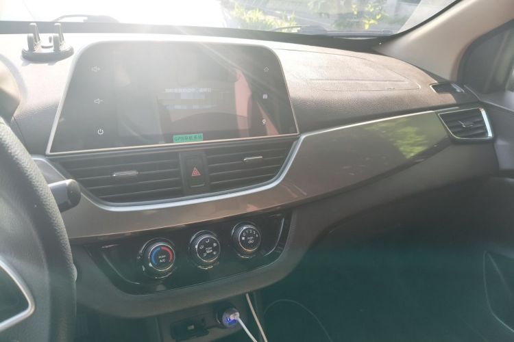 Used Baojun 310W 2017 1.5L Manual Luxury Edition China V Audio And AC Panel