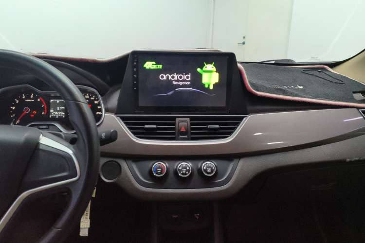 Used Baojun 310W 2017 1.5L Manual Comfort Version China V Audio And AC Panel