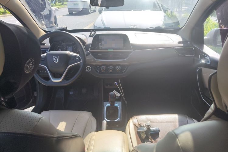 Used Baojun 310W 2017 1.5L Manual Luxury Edition China V Center Console