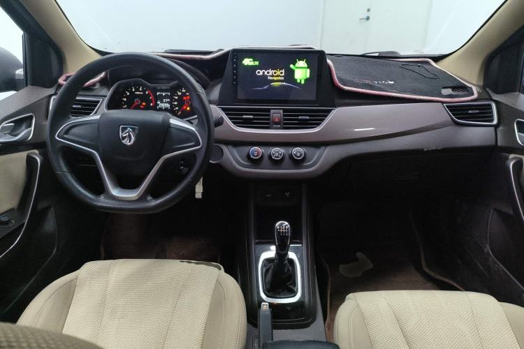 Used Baojun 310W 2017 1.5L Manual Comfort Version China V Center Console