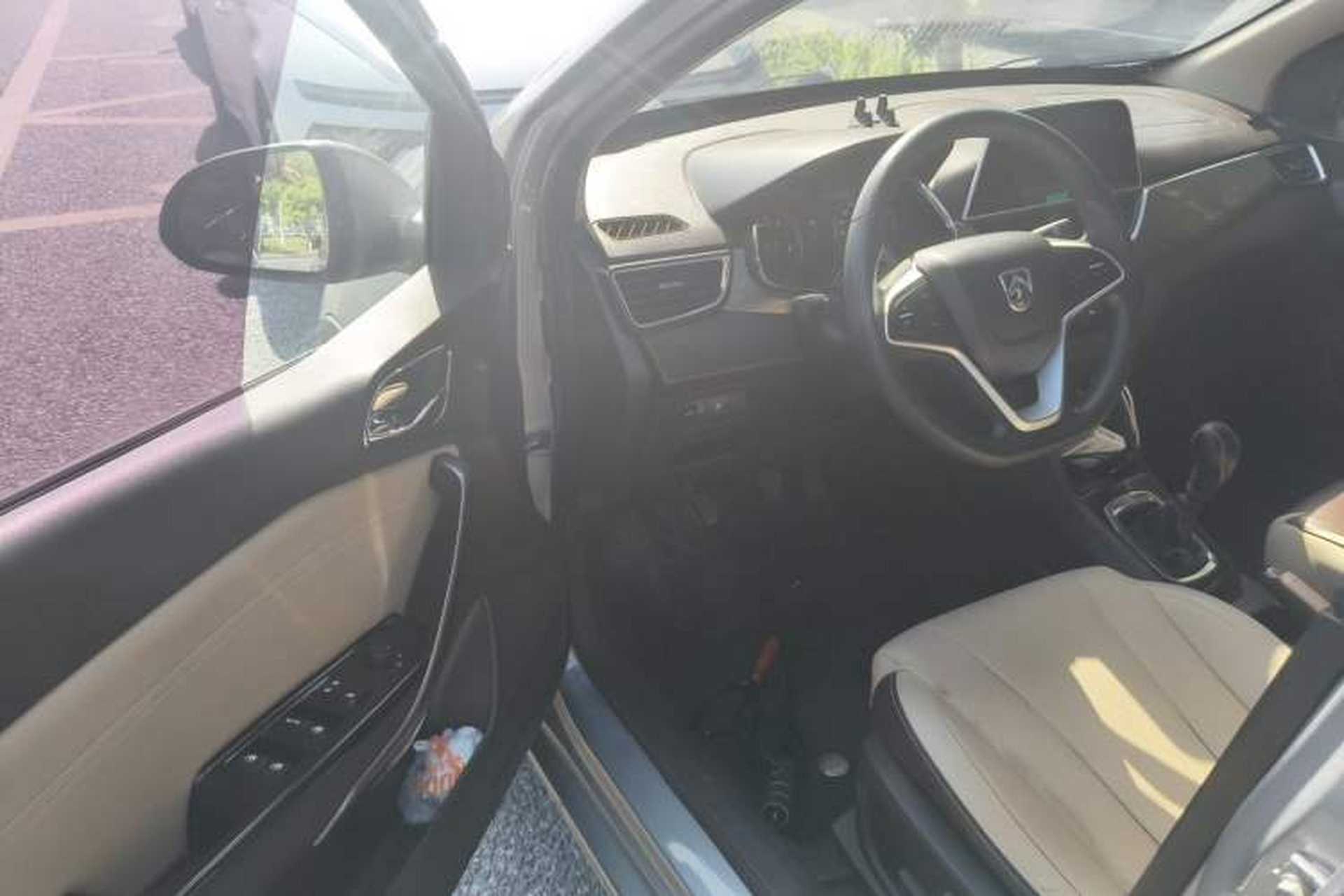 Used Baojun 310W 2017 1.5L Manual Luxury Edition China V Driver Seat