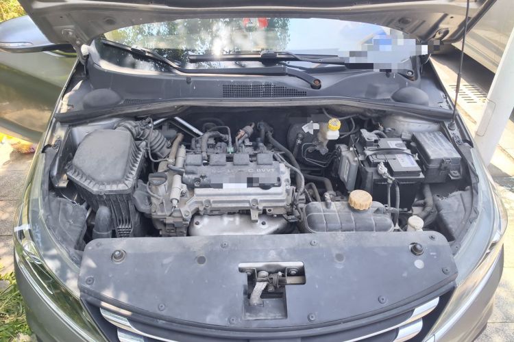 Used Baojun 310W 2017 1.5L Manual Fashion Model China V Engine Bay