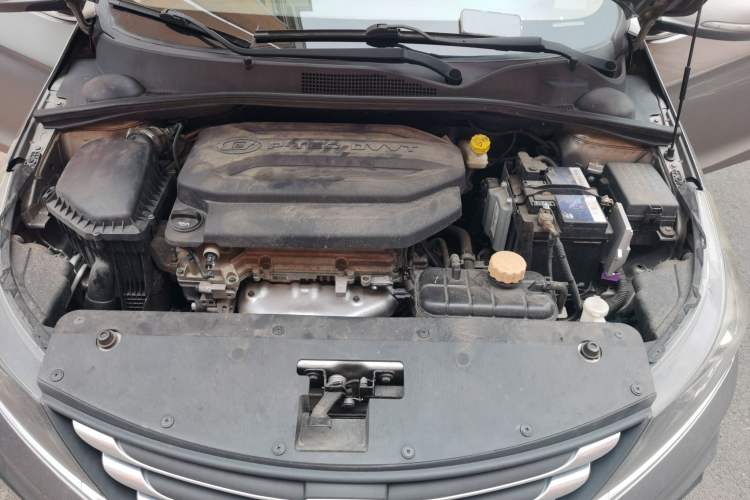 Used Baojun 310W 2017 1.5L Manual Luxury Version China VI Engine Bay