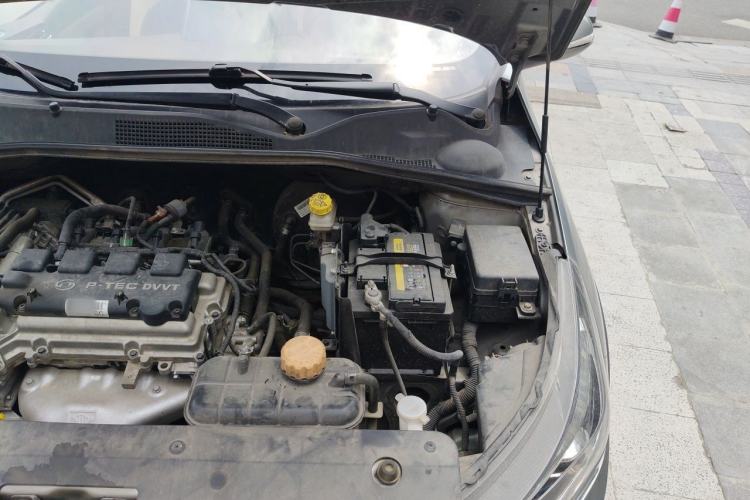 Used Baojun 310W 2017 1.5L Manual Fashion Model China V Engine Bay Left