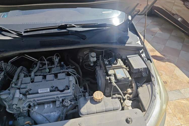 Used Baojun 310W 2017 1.5L Manual Comfort Version China VI Emission Standard Engine Bay Left