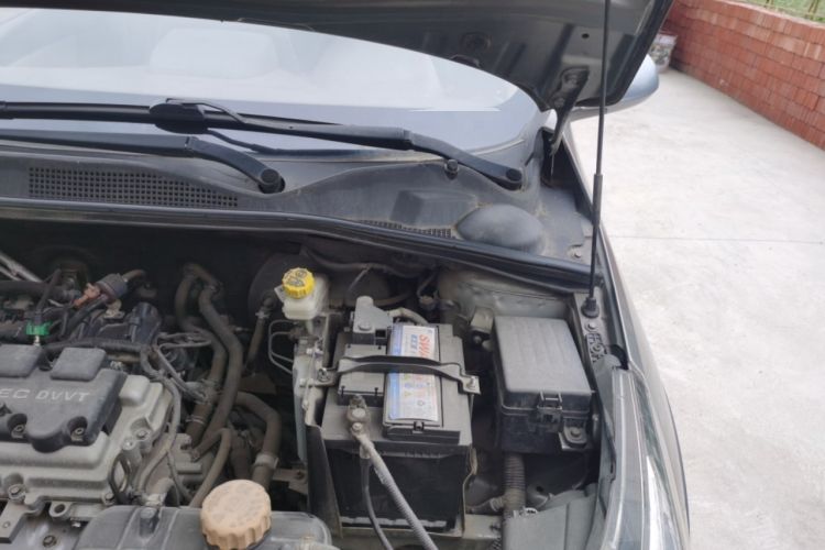 Used Baojun 310W 2017 1.5L Manual Comfort Version China VI Emission Standard Engine Bay Left