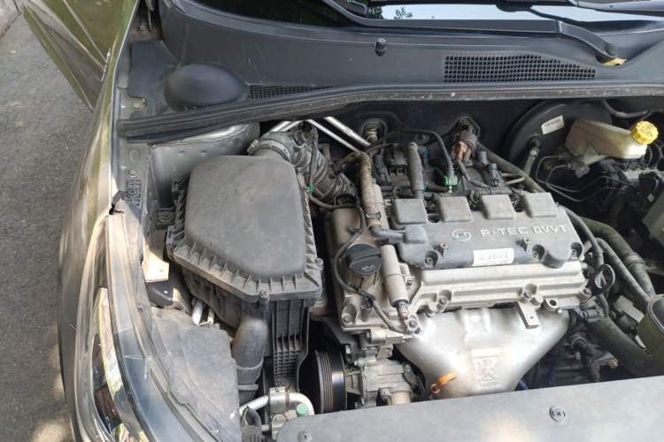 Used Baojun 310W 2017 1.5L Manual Fashion Model China V Engine Bay Right