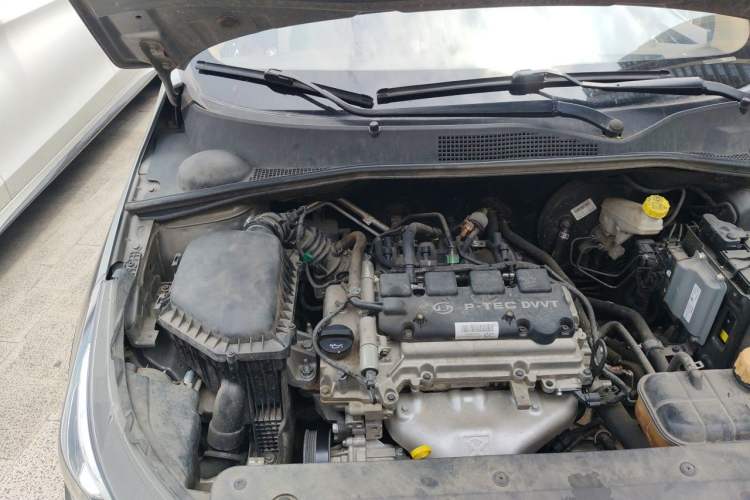 Used Baojun 310W 2017 1.5L Manual Fashion Model China V Engine Bay Right