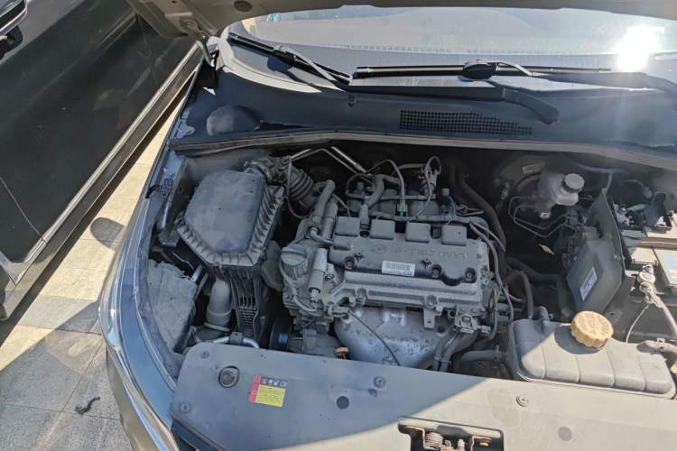 Used Baojun 310W 2017 1.5L Manual Comfort Version China VI Emission Standard Engine Bay Right