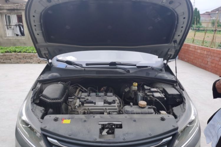 Used Baojun 310W 2017 1.5L Manual Comfort Version China VI Emission Standard Engine Bay