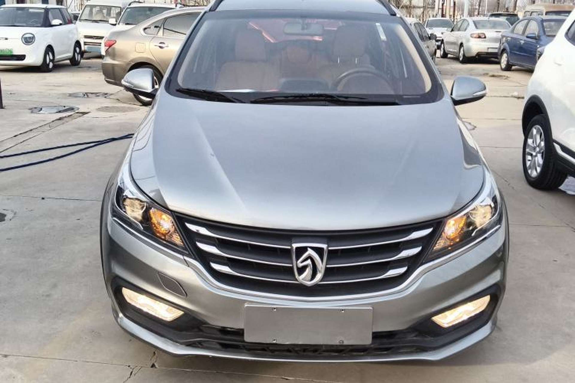 Used Baojun 310W 2017 1.5L Manual Fashion Model China V Exterior 1