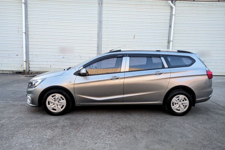 Used Baojun 310W 2017 1.5L Manual Comfort Version China V Exterior 3