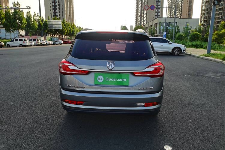 Used Baojun 310W 2017 1.5L Manual Comfort Version China VI Emission Standard Exterior 4