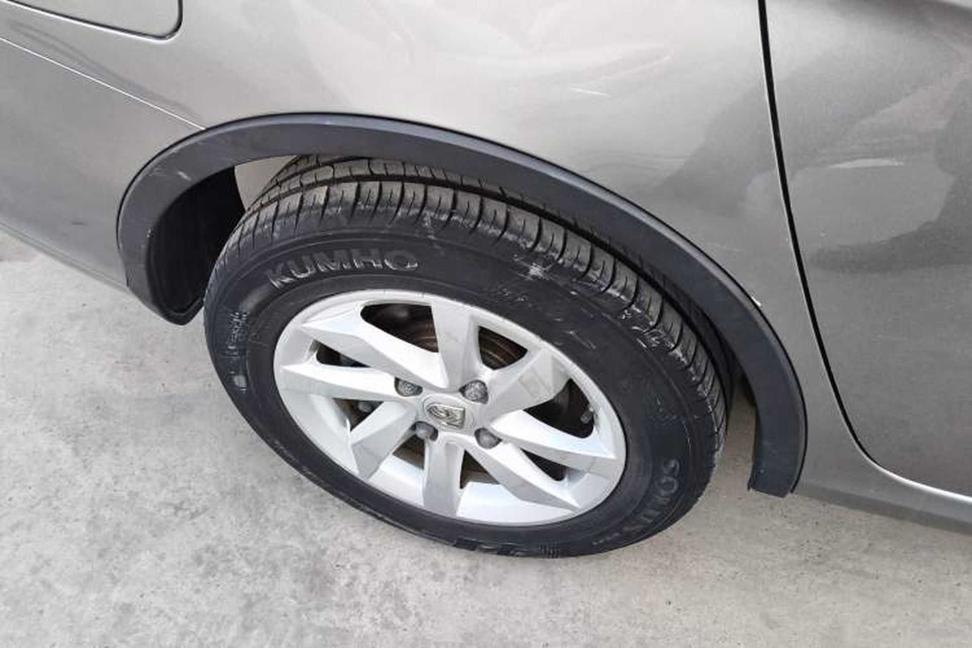 Used Baojun 310W 2017 1.5L Manual Fashion Model China V Exterior 8