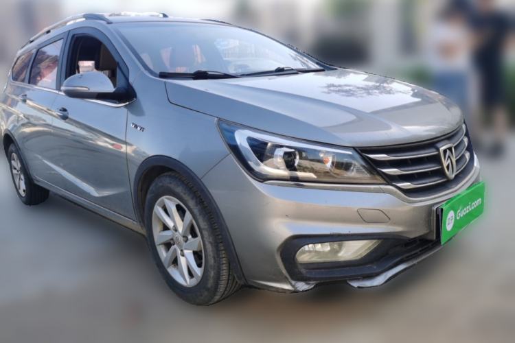 Used Baojun 310W 2017 1.5L Manual Fashion Model China V Front Right 45 Deg
