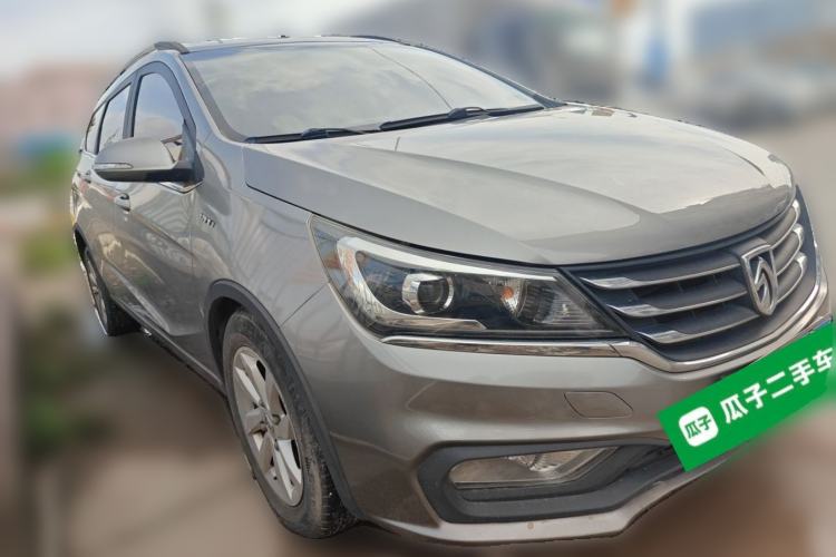 Used Baojun 310W 2017 1.5L Manual Fashion Model China V Front Right 45 Deg