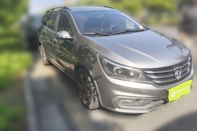 Used Baojun 310W 2017 1.5L Manual Luxury Edition China V Front Right 45 Deg