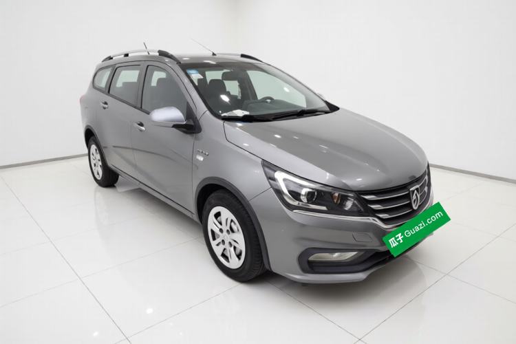 Used Baojun 310W 2017 1.5L Manual Comfort Version China VI Emission Standard Front Right 45 Deg