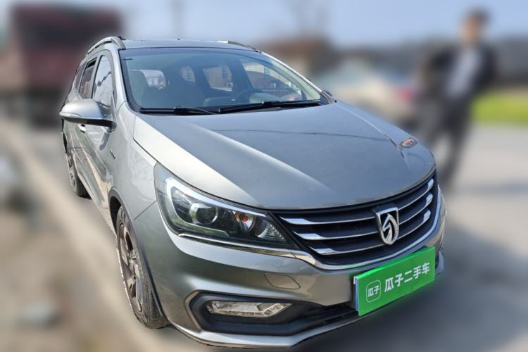 Used Baojun 310W 2017 1.5L Manual Luxury Edition China V Front Right 45 Deg