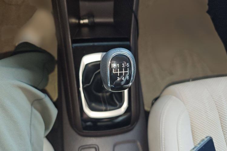 Used Baojun 310W 2017 1.5L Manual Comfort Version China V Gear Lever