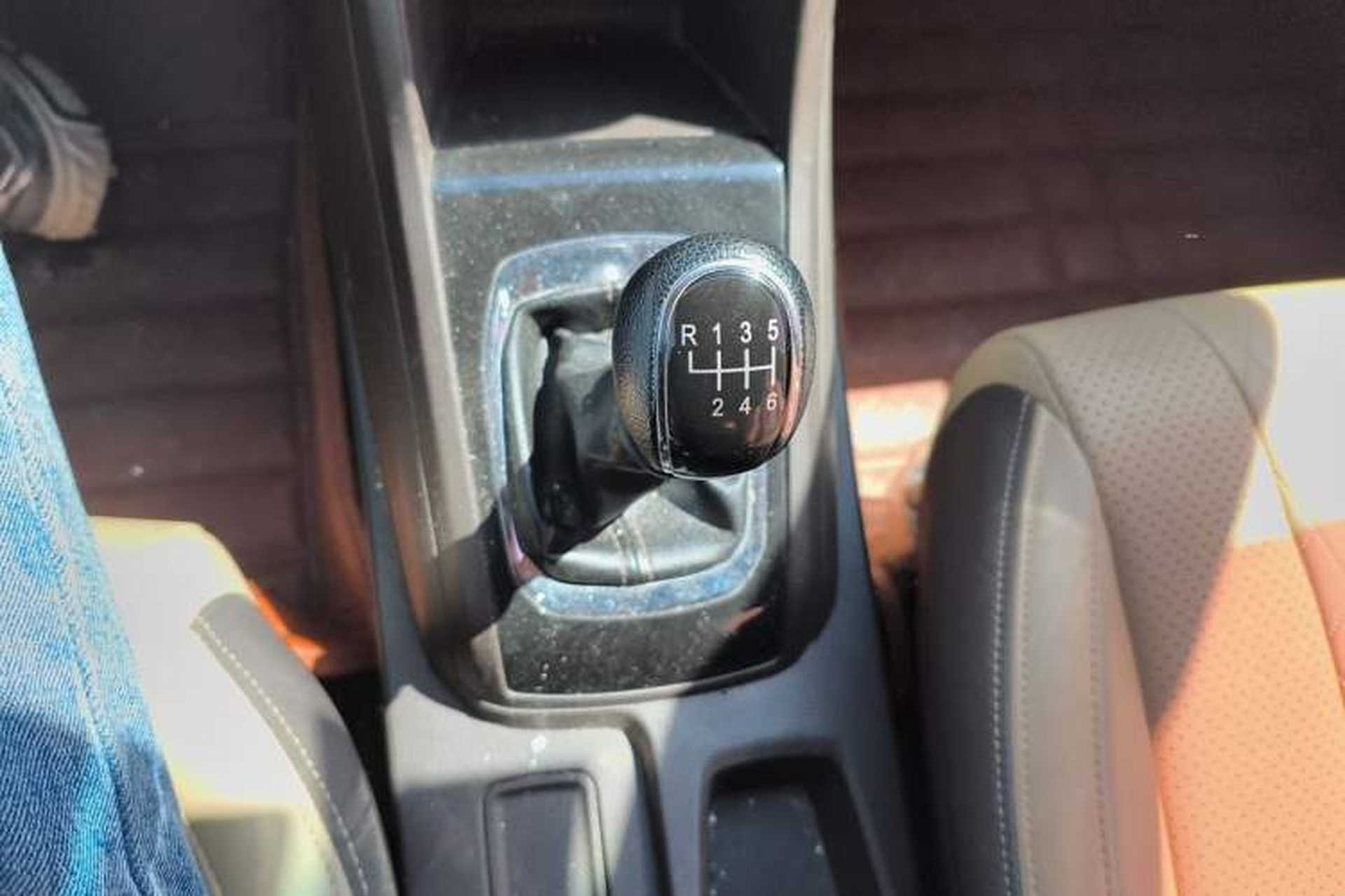 Used Baojun 310W 2017 1.5L Manual Fashion Edition China VI Gear Lever