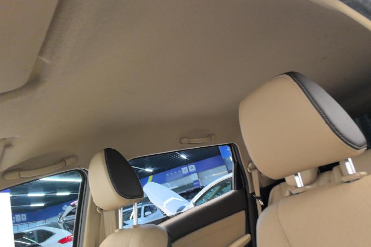 Used Baojun 310W 2017 1.5L Manual Fashion Model China V Headliner