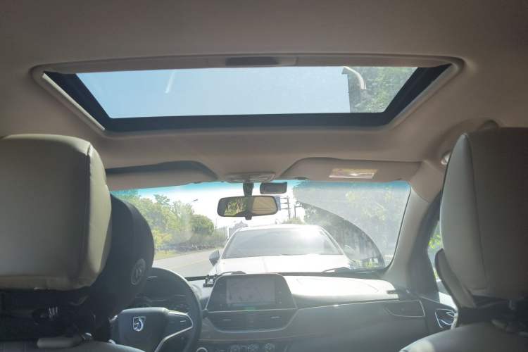 Used Baojun 310W 2017 1.5L Manual Luxury Edition China V Headliner
