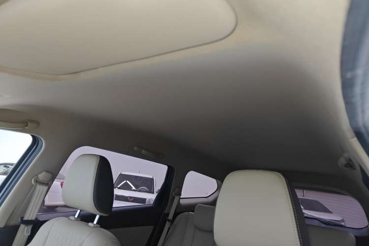 Used Baojun 310W 2017 1.5L Manual Fashion Model China V Headliner