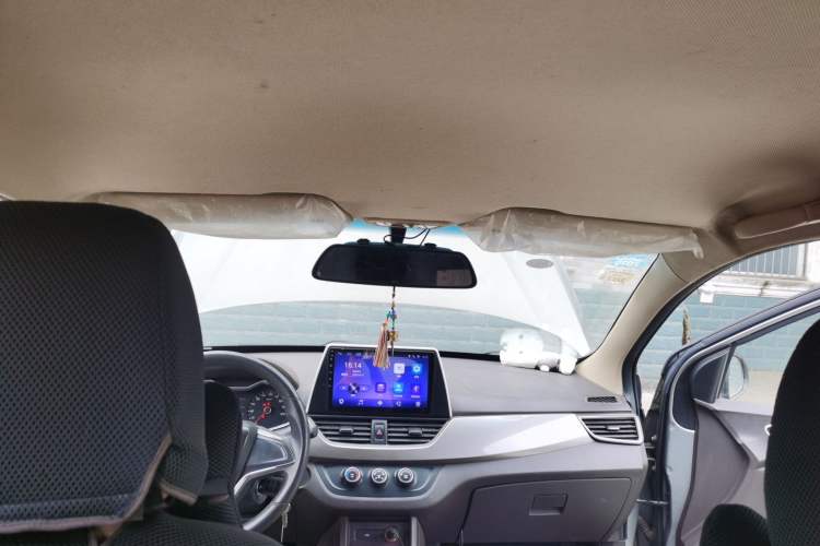 Used Baojun 310W 2017 1.5L Manual Comfort Version China VI Emission Standard Headliner