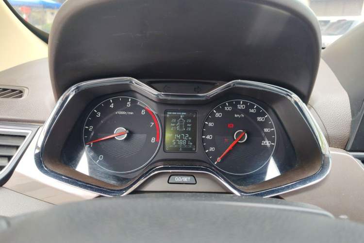 Used Baojun 310W 2017 1.5L Manual Fashion Model China V Instrument Cluster
