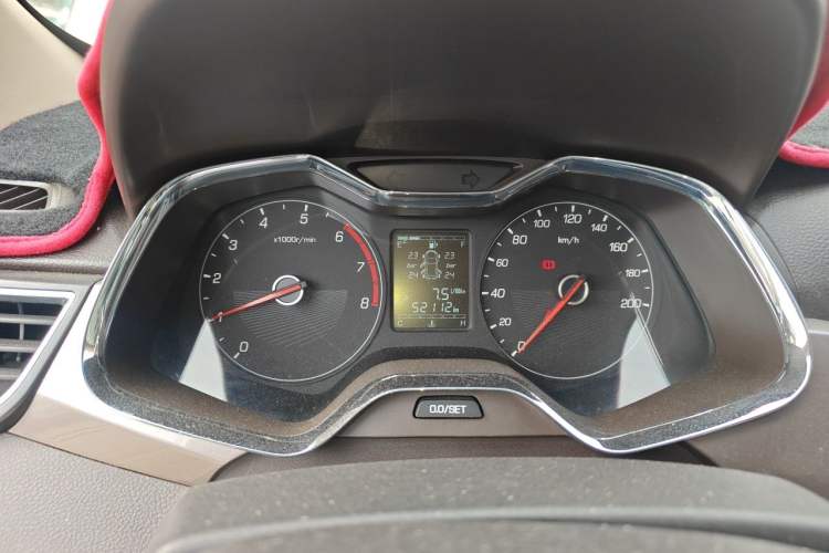 Used Baojun 310W 2017 1.5L Manual Fashion Model China V Instrument Cluster