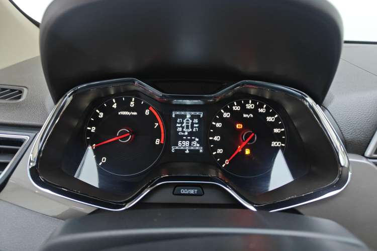 Used Baojun 310W 2017 1.5L Manual Fashion Model China V Instrument Cluster