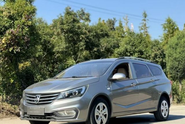 Used Baojun 310W 2017 1.5L Manual Comfort Version China VI Emission Standard