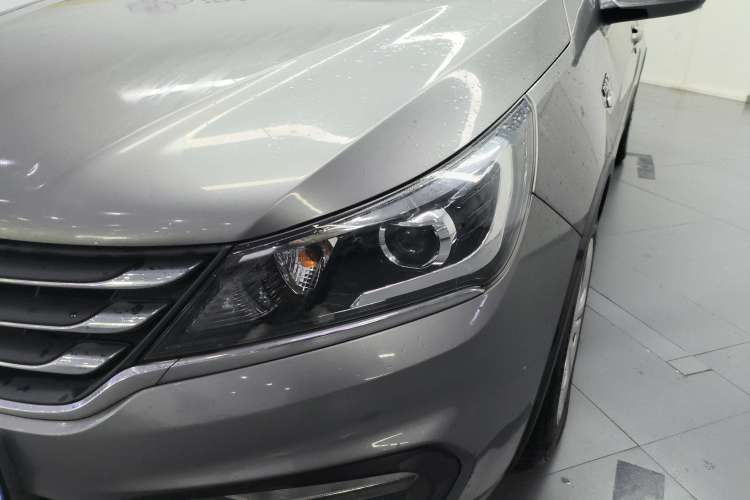 Used Baojun 310W 2017 1.5L Manual Comfort Version China V Left Front Headlight