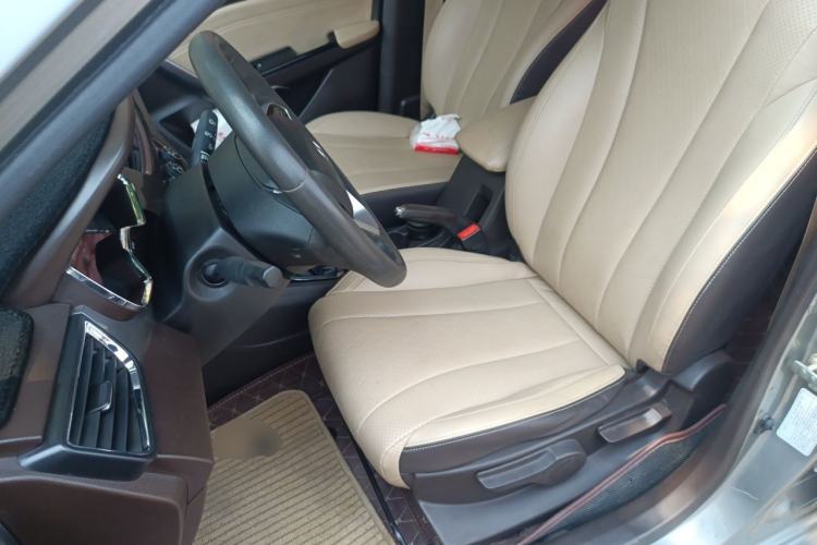 Used Baojun 310W 2017 1.5L Manual Fashion Model China V Left Front Seat