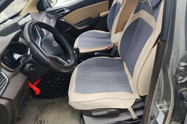 Used Baojun 310W 2017 1.5L Manual Fashion Model China V Left Front Seat