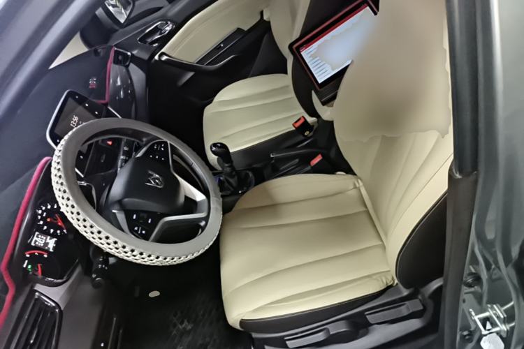 Used Baojun 310W 2017 1.5L Manual Fashion Edition China VI Left Front Seat
