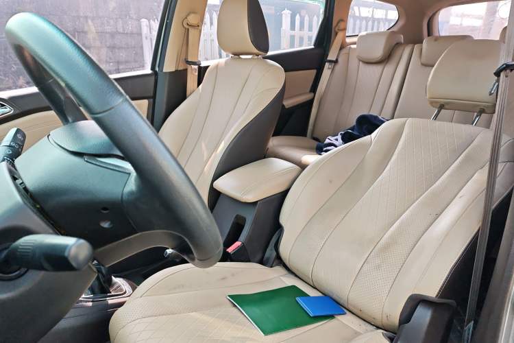 Used Baojun 310W 2017 1.5L Manual Luxury Edition China V Left Front Seat