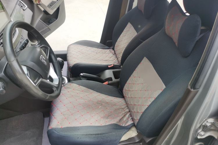Used Baojun 310W 2017 1.5L Manual Comfort Version China VI Emission Standard Left Front Seat
